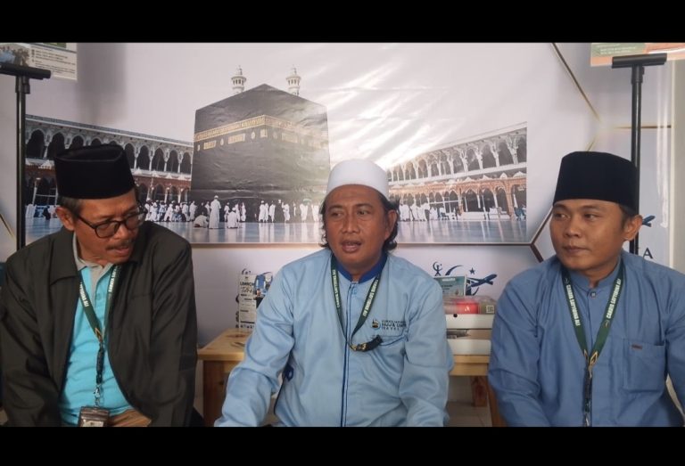 Persiapan keberangkatan jemaah umrah Baraka Mumtaz PT Cahaya Sayyidina Ali terus dilakukan.