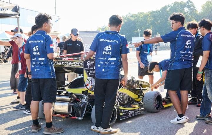 Jembo Cable Bimasakti Racing Team Universitas Gadjah Mada (UGM) mencatatkan prestasi terbaik sepanjang sejarah keikutsertaannya di kompetisi Formula Student Eropa.