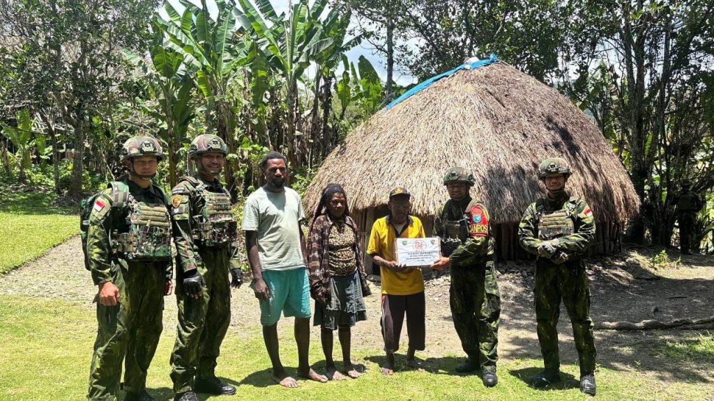 Dalam rangka menyambut Peringatan Hari Ulang Tahun TNI Ke-81, Satgas Pamtas RI-PNG Kewilayahan Yonif 645/Gardatama Yudha Pos Kelila menggelar kegiatan Bakti Sosial (Baksos) dan Pengobatan Gratis bagi warga masyarakat di Distrik Kelila. (26/9/2026).