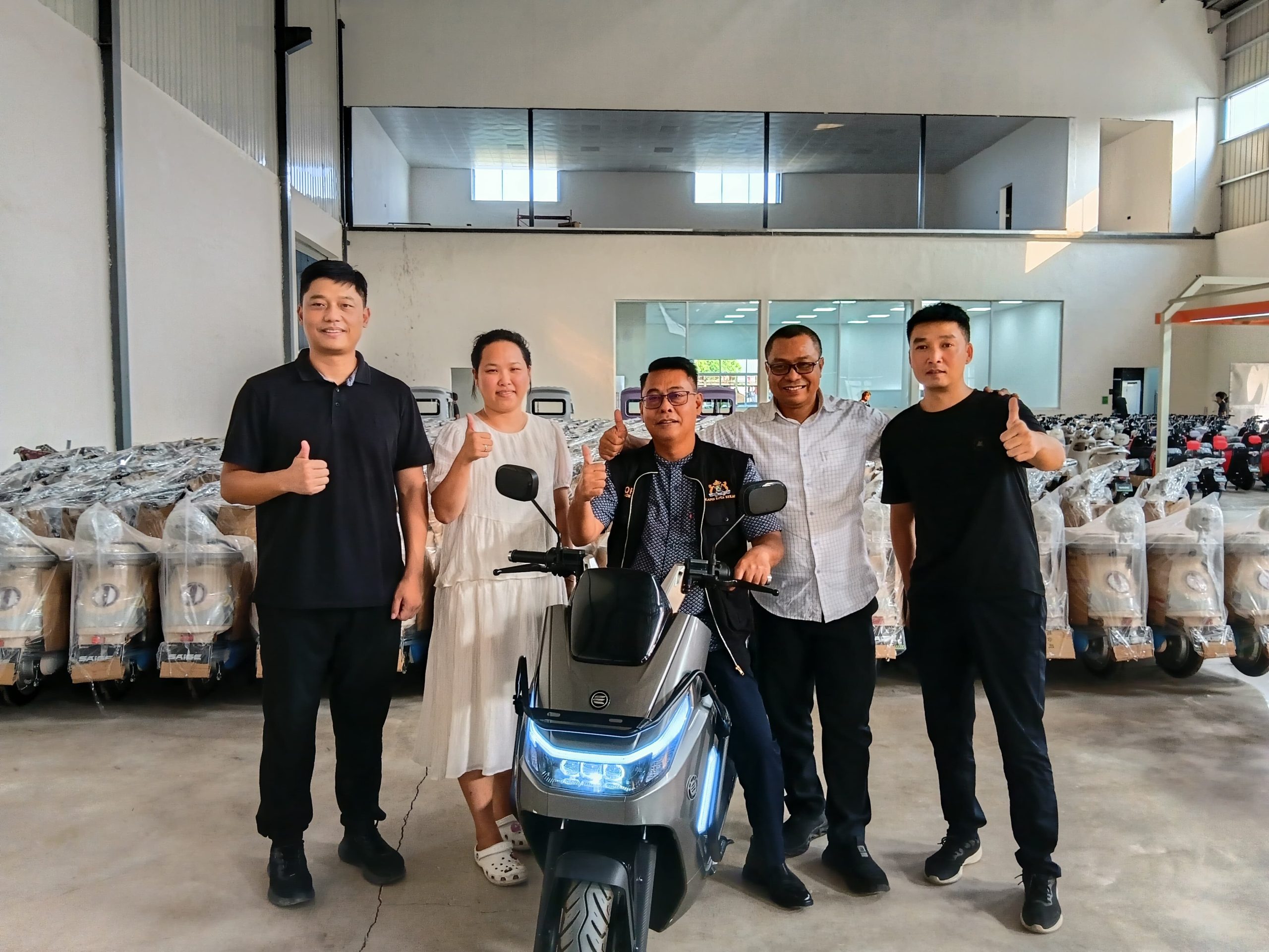 Ketua Kamar Dagang dan Industri (Kadin) Kota Bekasi, Qadar Ruslan Siregar, mendorong penguatan kolaborasi antara dunia usaha dan sektor industri kendaraan listrik atau electric vehicle (EV) untuk membuka peluang bisnis serta memperluas jaringan kemitraan di Kota Bekasi.
