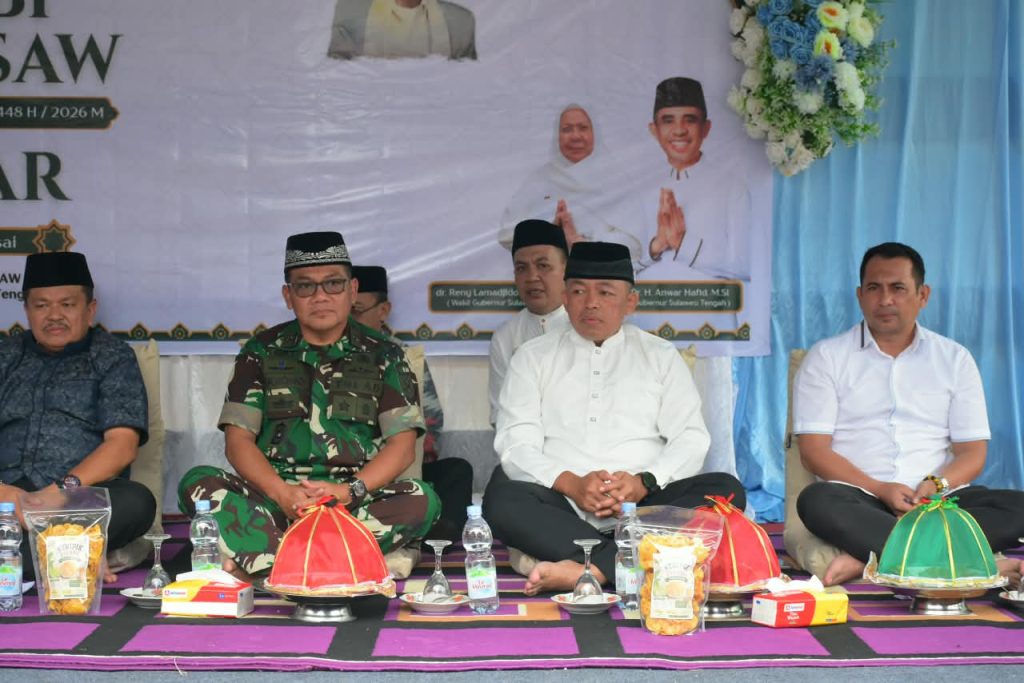 Danrem 132/Tadulako Brigjen TNI Suntara Wisnu Budi H., menghadiri Peringatan Maulid Nabi Muhammad SAW 1448 H dan Dzikir Akbar di Sekretariat Majelis Dzikir Ittihadul Ummat Muhammad SAW, Desa Donggulu, Kecamatan Kasimbar, Kabupaten Parigi Moutong, Minggu (11/10/2026).