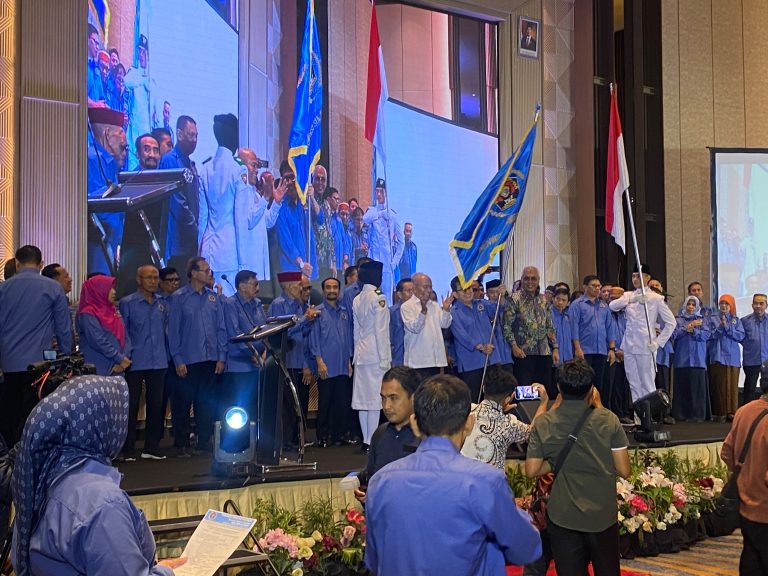 Ketua Umum Persatuan Wartawan Indonesia (PWI) Pusat, Akhmad Munir, secara resmi melantik jajaran Pengurus PWI Sulawesi Selatan (Sulsel) periode 2026–2031 di Ballroom Sandeq, Hotel Claro Makassar, Sabtu 17 Oktober 2026.